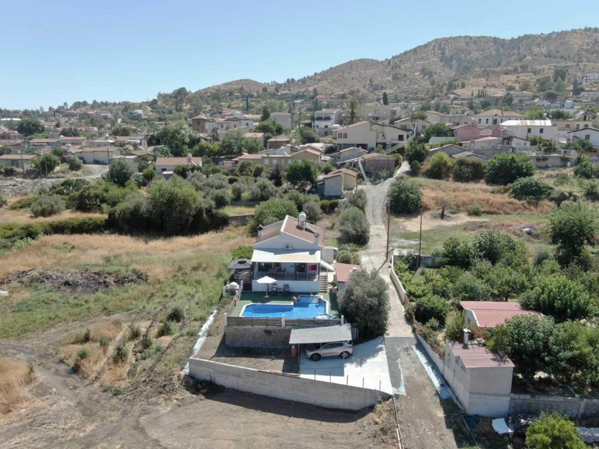 Villa Yiannos House à Evrykhou Extérieur photo