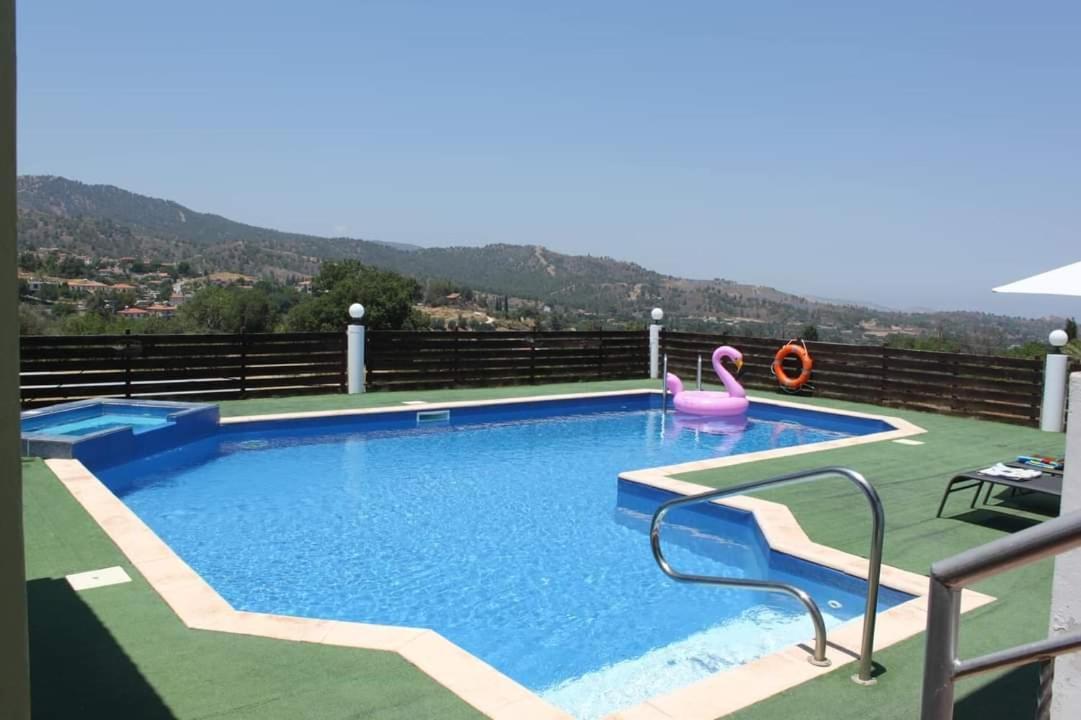 Villa Yiannos House à Evrykhou Extérieur photo