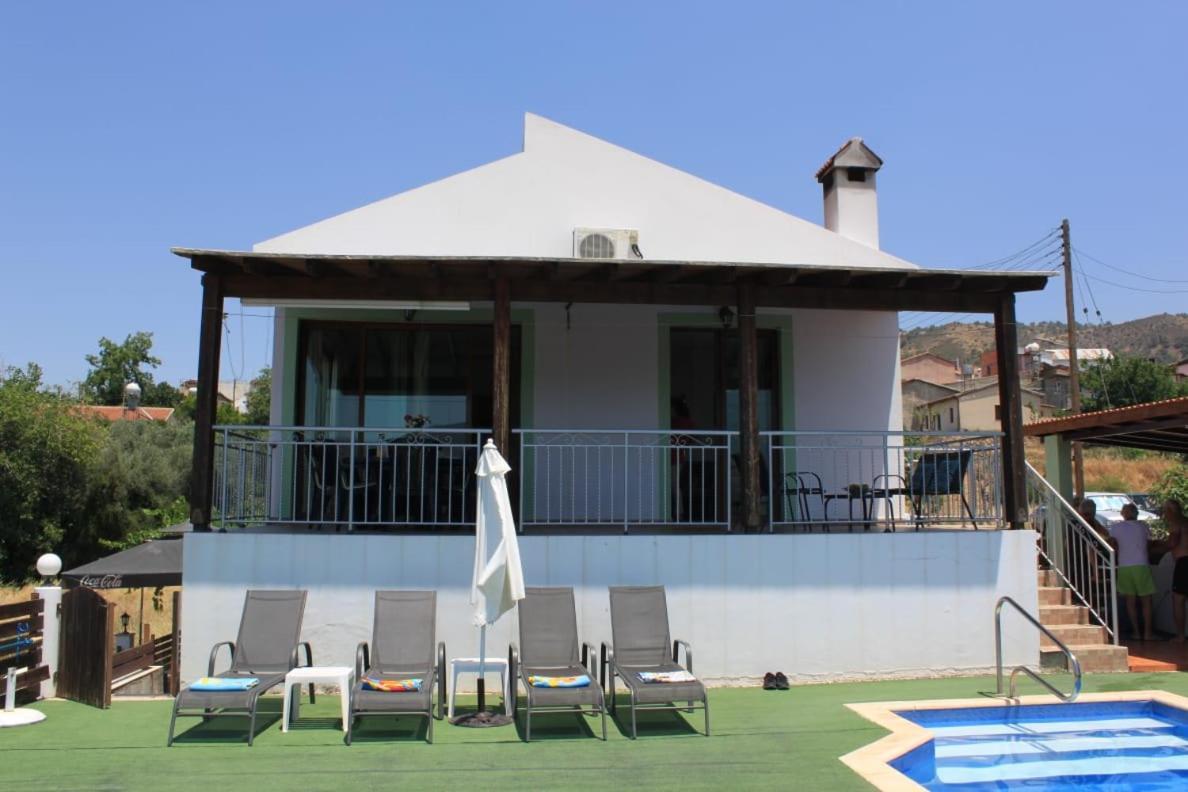 Villa Yiannos House à Evrykhou Extérieur photo
