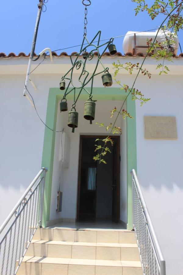 Villa Yiannos House à Evrykhou Extérieur photo